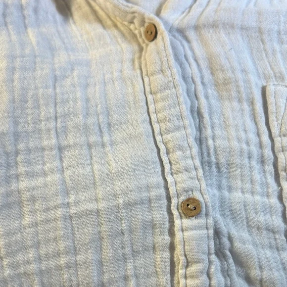 Old Navy Off-White Casual Button-Down Shirt - Picture 4 of 9